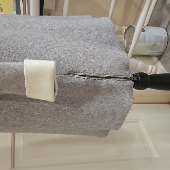 NANETTE LAPORE, SZ. XS, GRAY SWEATER WITH LONG SLEEVES WITH WHITE CUFFS. - Picture 5 of 16